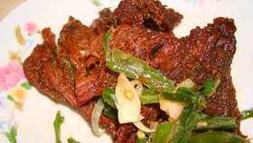 Resep Dendeng ala Rumah Makan Padang dari Sisca Soewitomo