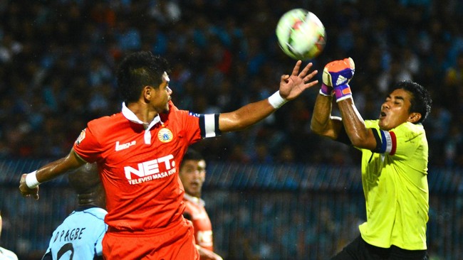 Striker legendaris Persija Jakarta itu dinilai masih memiliki peran vital untuk mendongkrak motivasi rekan-rekannya di lapangan.