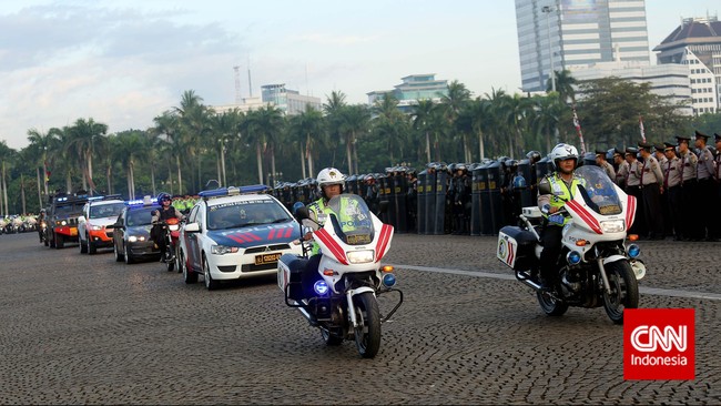 Pelaku pemalsuan identitas staf khusus presiden melakukan aksinya sejak 2014. Dia juga menipu dan meminta biaya kepada korbannya.