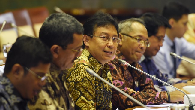 Saat ini, nilai aset Bank Mandiri masih jauh tertinggal dari bank DBS Singapura dan bank CIMB asal Malaysia.