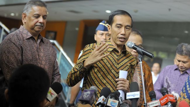 Jokowi 'Setrum' 11 Ribu Rumah Tangga Tak Mampu di Bekasi