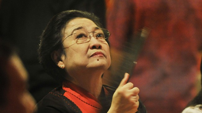 Wasekjen PDIP, Ahmad Basarah, mengakui adanya pertemuan antara Megawati dengan Jokowi. Pertemuan tertutup itu dipastikan membahas rencana perombakan kabinet.