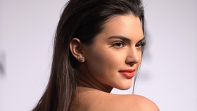Kendall Jenner Mantap Berpose Tanpa Busana