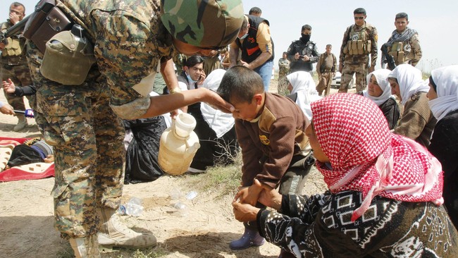 Kelompok militan ISIS membebaskan lebih dari 216 orang Yazidi pada Rabu (8/4). Belum jelas alasan ISIS membebaskan sandera Yazidi ini.