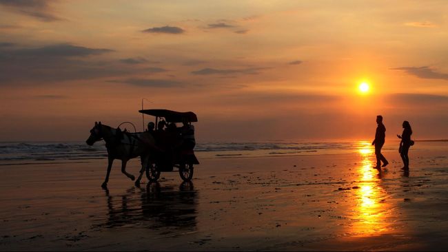 Pantai Parangtritis Merupakan Pantai Andalan Kota - PANTAI INDAH
