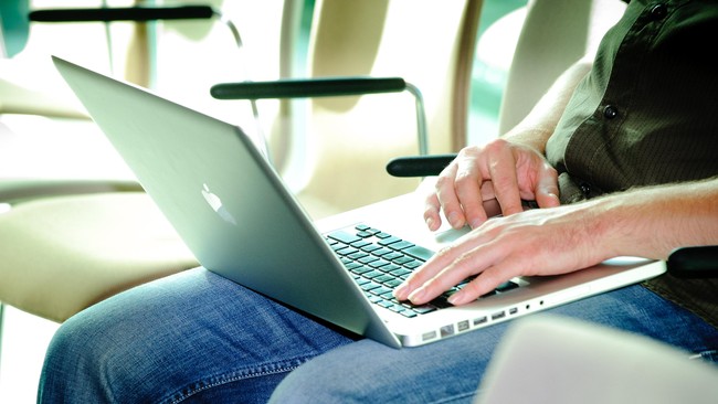 Pelaku industri di Asia Tenggara berpeluang tembus global jika pakai teknologi dan Internet. 90 persen bilang, lewat Internet peluang strategis datang.