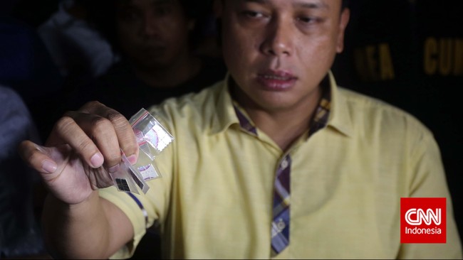 Senyawa yang terkandung dalam CC4 sudah dikenal di Eropa sejak 1960-an. Hampir 10 tahun lalu, CC4 pun sempat dikembangkan sebagai obat untuk pecandu rokok.