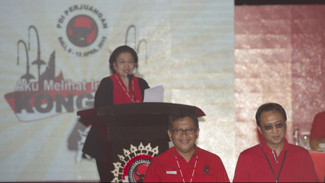 Dulu Prananda sang putra mahkota berada di bawah bayang Mega, Puan, dan Taufiq Kiemas. Kini Mega memberinya jabatan di inti partai, memintanya tampil ke muka.