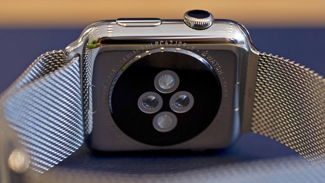 Tak selamanya produk perdana Apple selalu sukses, seperti halnya Apple Watch yang ternyata menuai banyak komplain dari beberapa penggunanya.