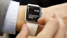 Apple Watch Lebih Laku Ketimbang Android Wear