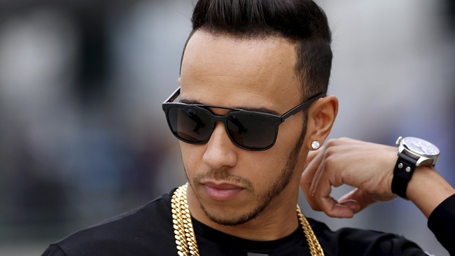 Lewis Hamilton kembali membuktikan keperkasaannya di ajang kualifikasi dengan menjadi yang tercepat dan berhak mendapat pole position di GP Tiongkok.