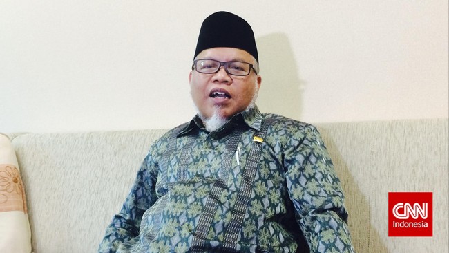 Menuai pro kontra, UU MD3 mengatur jika anggota DPR RI yang berstatus tersangka di kasus pidana tetap mendapatkan haknya sampai ia menjadi terdakwa.