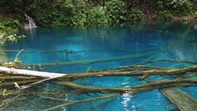 Indonesia Punya Danau Sebiru Safir yang Berkilau Saat Purnama
