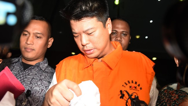 Adriansyah dan Andrew telah ditetapkan sebagai tersangka dalam sebuah operasi tangkap tangan di dua lokasi terpisah, Bali dan Jakarta, pada Kamis (9/4).