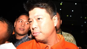 KPK Geledah Kantor Tersangka Penyuap Adriansyah