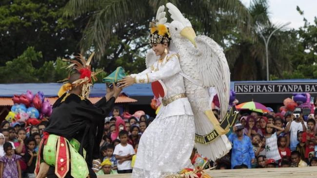 Mereka mengemasnya dalam bentuk festival budaya yang diberi nama Festival Legu Gam.