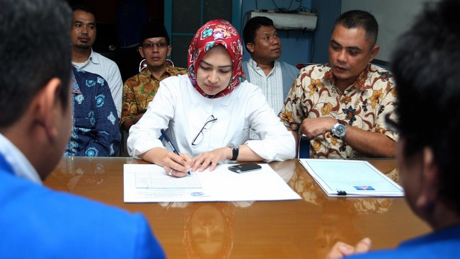 Wali Kota Tangsel Airin Rachmi mengatakan masa tanggap darurat bencana non alam Covid-19 di wilayahnya diperpanjang hingga 29 Mei 2020.