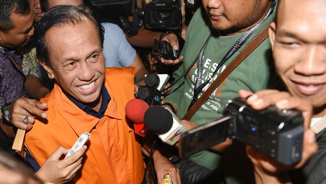 Pemeriksaan terhadap anak tersangka Adriansyah dilakukan untuk mengonfirmasi sejumlah dokumen yang disita penyidik KPK.