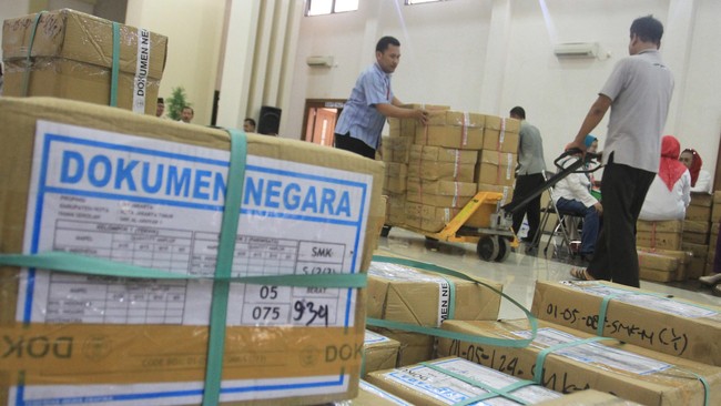 Meski Ujian Nasional (UN) tidak lagi menjadi syarat utama kelulusan, beberapa siswa mengaku masih menganggap UN sebagai tes penting.