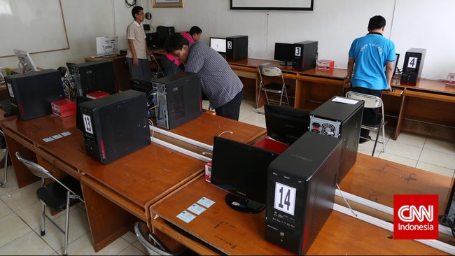 Kepala Dinas DKI Jakarta Arie Budhiman mengatakan telah berkirim surat ke PLN meminta genset untuk menjamin pelaksanaan UN CBT di 30 sekolah di DKI Jakarta.