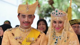 Berlian & Permata Penghias Gaun Pengantin Mewah Putri Brunei