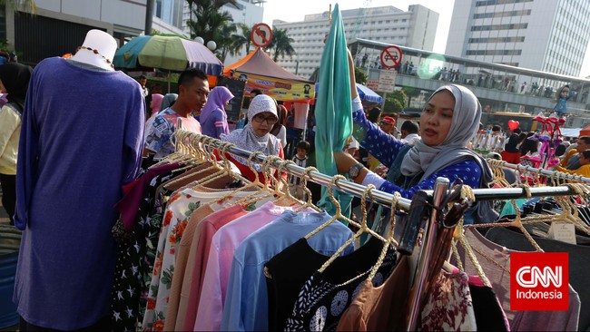 Pemerintah akan memanfaatkan aset-aset tanah milik negara yang tidak produktif untuk diberikan hak gunanya kepada para petani maupun pedagang kecil.