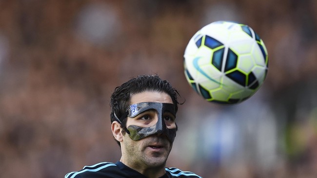 Cesc Fabregas mencetak gol kemenangan bagi Chelsea dalam laga melawan Queens Park Rangers di Loftus Road yang berakhir dengan skor 1-0.