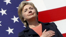 Hillary Janjikan Kewarganegaraan 11 Juta Imigran