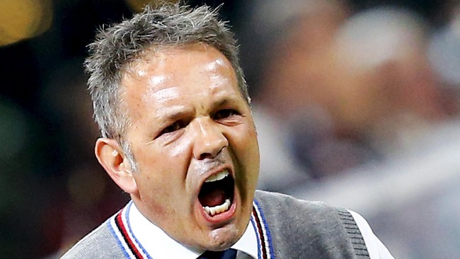 Nasib Sinisa Mihajlovic sebagai pelatih AC Milan di ujung tanduk. Dikabarkan media-media Italia, ia hanya mendapatkan kesempatan dua laga lagi.