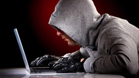 Hacker Lancarkan Serangan Terbesar, Situs-situs di AS Lumpuh