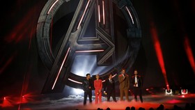 'Iron Man' cs 'Disatukan' Tato Avengers