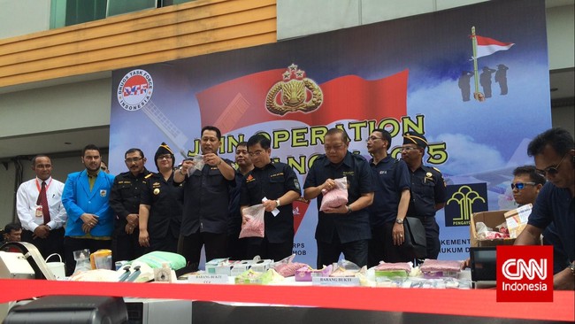 Aset terpidana mati Freddy Budiman di Bali disita polisi agar mereka tak bisa lagi memproduksi narkotik. Freddy tak seorang diri berbisnis dari balik jeruji.