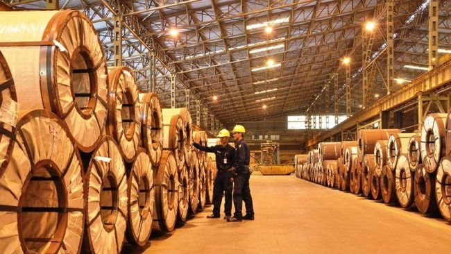 Gunung Erupsi, Krakatau Steel Pastikan Produksi Baja Normal PT Krakatau Steel (Persero) Tbk mengklaim erupsi Gunung Anak Krakatau tak mengganggu produksi baja di Cilegon, seluruh operasional pabrik berjalan normal.