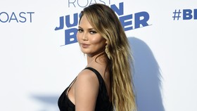 Waktu Dandan Chrissy Teigen 2,5 Jam, Ludacris 5 Menit Saja