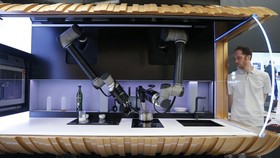 Robot, 'Mesin Pembunuh' di Tempat Kerja?