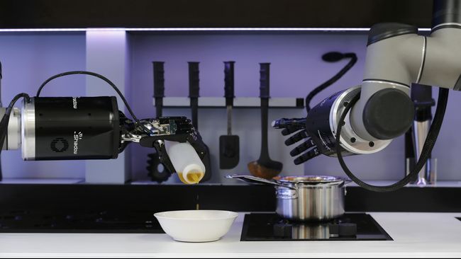 Robot chef yang nantinya mampu memasak 2000 makanan ini bisa Anda dapatkan dengan harga sekitar Rp 180 juta. 