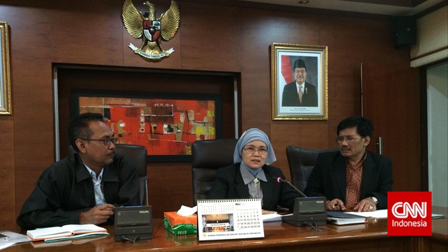 "Itu masih pagu. Hasil lelang pasti tidak lebih dari itu," kata Sekretaris Jenderal DPR. Dari pengharum ruangan sampai pakan rusa ada di daftar belanja DPR itu.