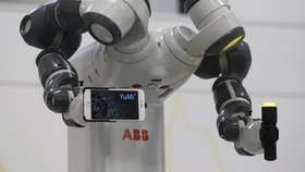 Mengintip Aksi Robot-Robot Canggih di Hannover