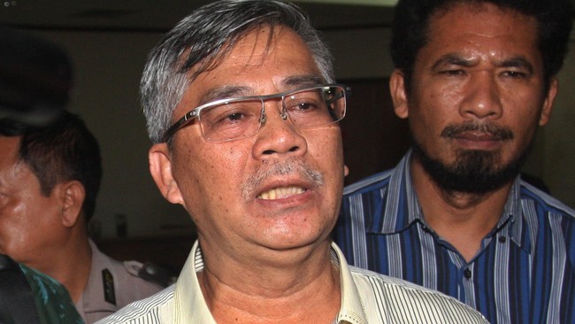 Akil Mochtar batal hadir dalam sidang kasus suap Bupati Buton, Samsu Umar Abdul Saimun karena berdasarkan keterangan dokter, Akil sakit.