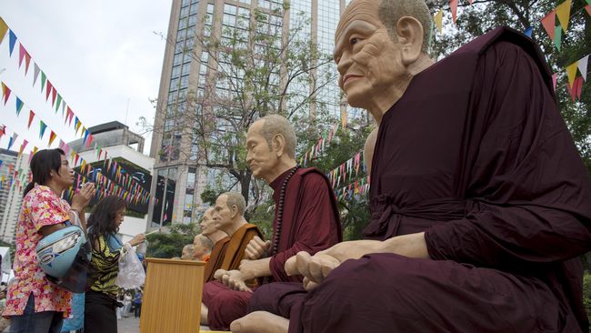Menurut survei dari WIN/Gallup International secara online dan lewat ponsel, Thailand adalah negara yang penduduknya paling religius. 