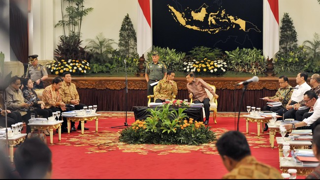 Deputi IV Kantor Staf Kepresidenan Eko Sulistyo membantah bahwa Kantor Staf Kepresidenan memiliki wewenang memberi masukan untuk menilai kinerja menteri.