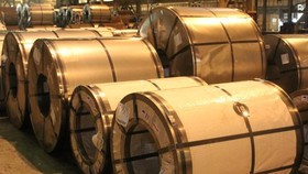 Bea Masuk Anti Dumping, Jurus RI Halau Impor Baja China