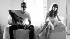 She and Him Berkolaborasi dengan Brian Wilson