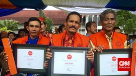 Penemu Serpihan AirAsia Jadi Anggota Kehormatan Basarnas