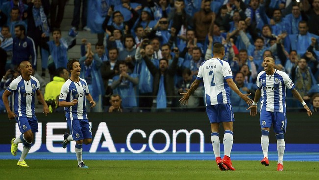 Porto bermain impresif di awal babak pertama. Bahkan klub asal Portugal itu sudah unggul dua gol saat pertandingan baru berjalan sepuluh menit.