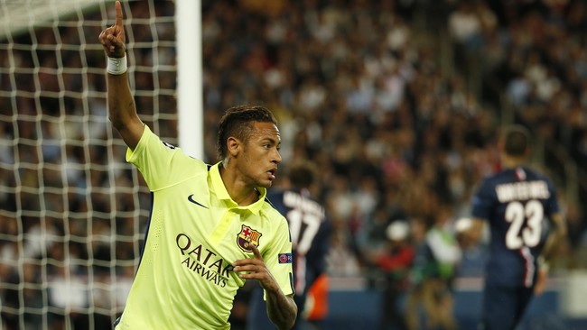 Neymar berhasil membobol gawang PSG yang dikawal kiper Salvatore Sirigu usai menerima umpan terobosan Lionel Messi pada menit ke-18.
