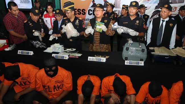 Kementerian Keuangan baru saja menaikan tarif bea masuk 1.151 item barang impor yang biasa dikonsumsi masyarakat.