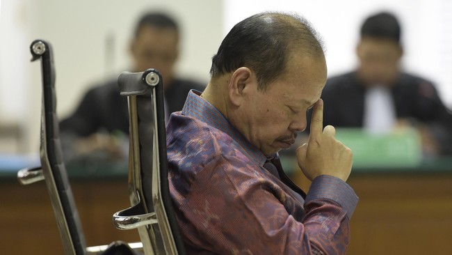 Terdakwa kasus korupsi anggaran di Kementerian Energi dan Sumber Daya Mineral, Sutan Bhatoegana, bakal diungkit soal pemberian duit THR.