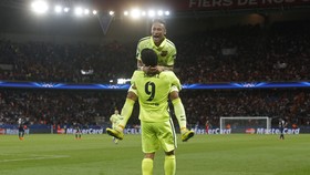 Foto-Foto Kemenangan Barcelona di Markas PSG