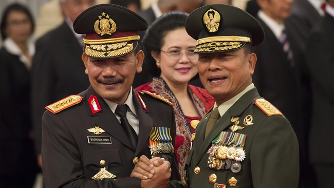 Jaksa Agung, Panglima TNI, Kapolri dan sejumlah pejabat tinggi lainnya menggelar pertemuan mendadak dan tertutup di Gedung Utama Kejaksaan Agung.